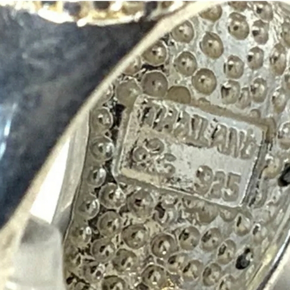 Rare Estate Victoria Wieck Blue diamond Ring - Picture 5 of 6